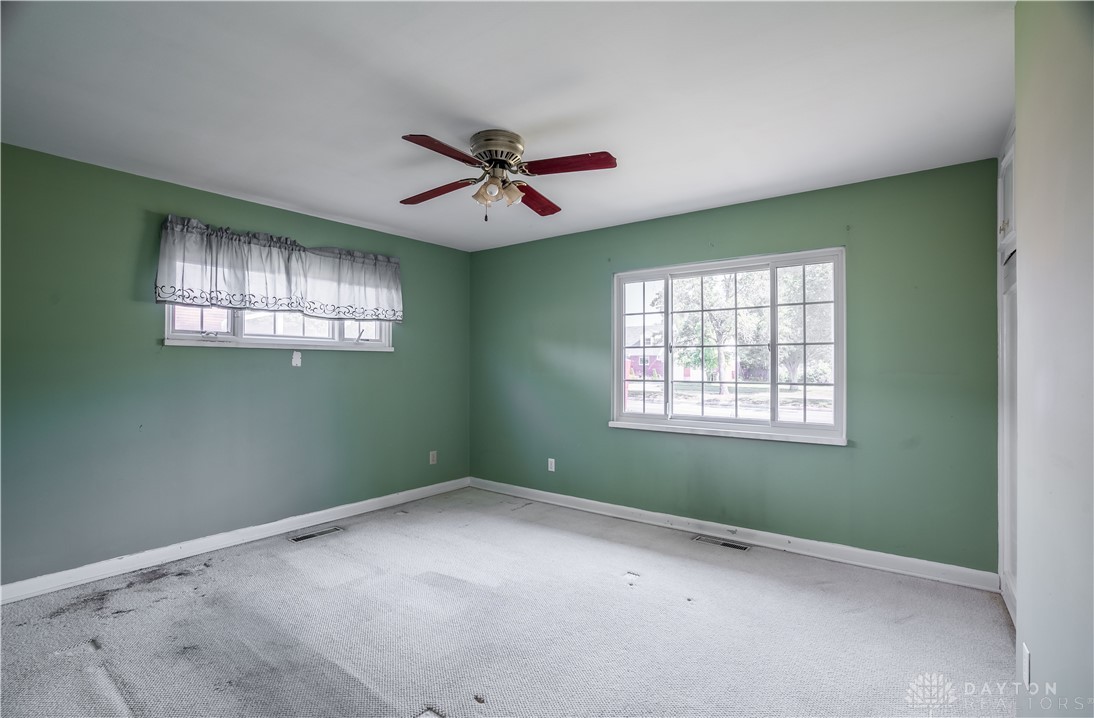 928 East Stroop Road Dayton, OH 45429 - Photo 14 of 27