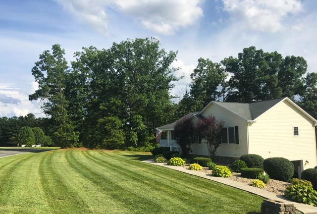 2970 Taylors Road Boones Mill, VA 24065 - Photo 4 of 34 Summer Front View