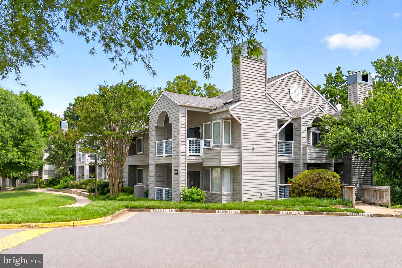 11719 Summerchase Circle Reston, VA 20194 - Photo 2 of 27
