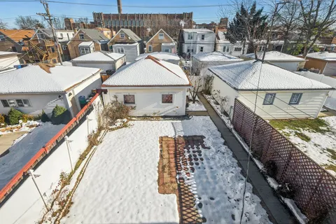 $345,000 | 3025 North Nagle Avenue, Chicago, IL 60634