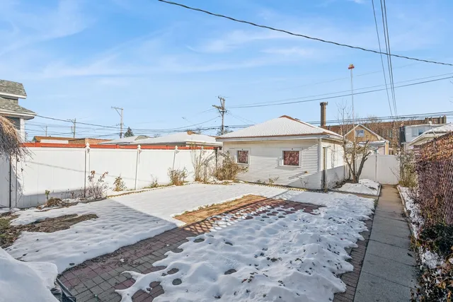 $345,000 | 3025 North Nagle Avenue, Chicago, IL 60634