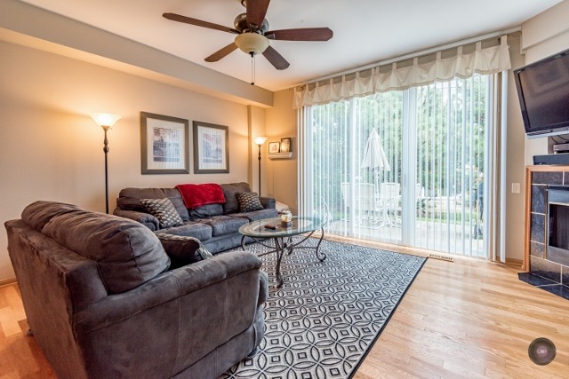 2555 Carrolwood Road Naperville, IL 60540 - Photo 2 of 19