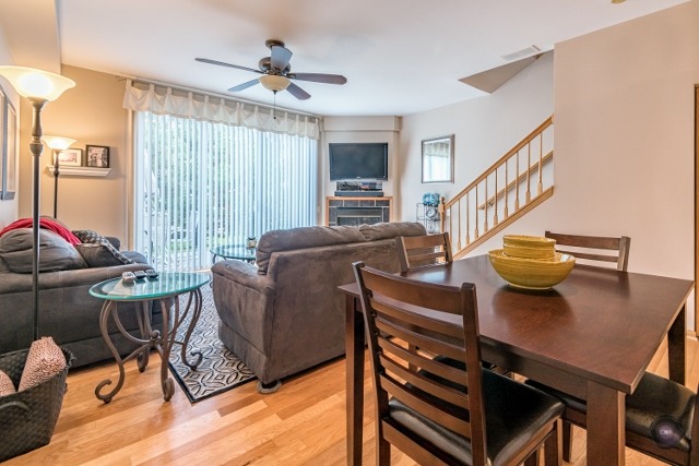 2555 Carrolwood Road Naperville, IL 60540 - Photo 3 of 19