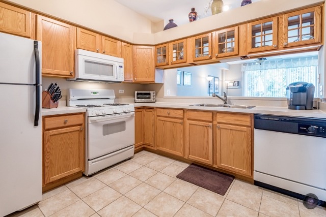 2555 Carrolwood Road Naperville, IL 60540 - Photo 5 of 19