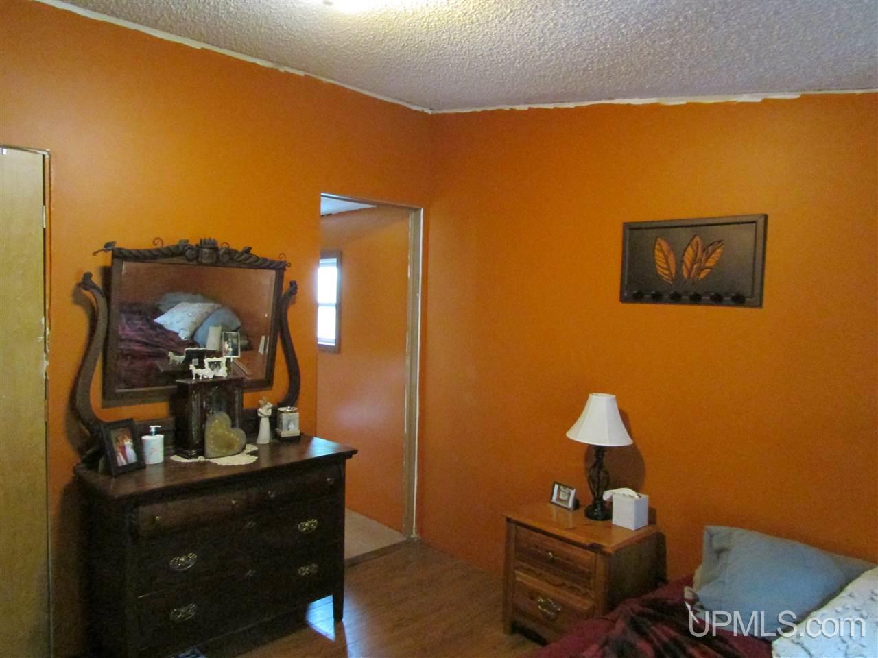 E10335 Carmody Road Munising, MI 49862 - Photo 29 of 36 Gallery Image 29