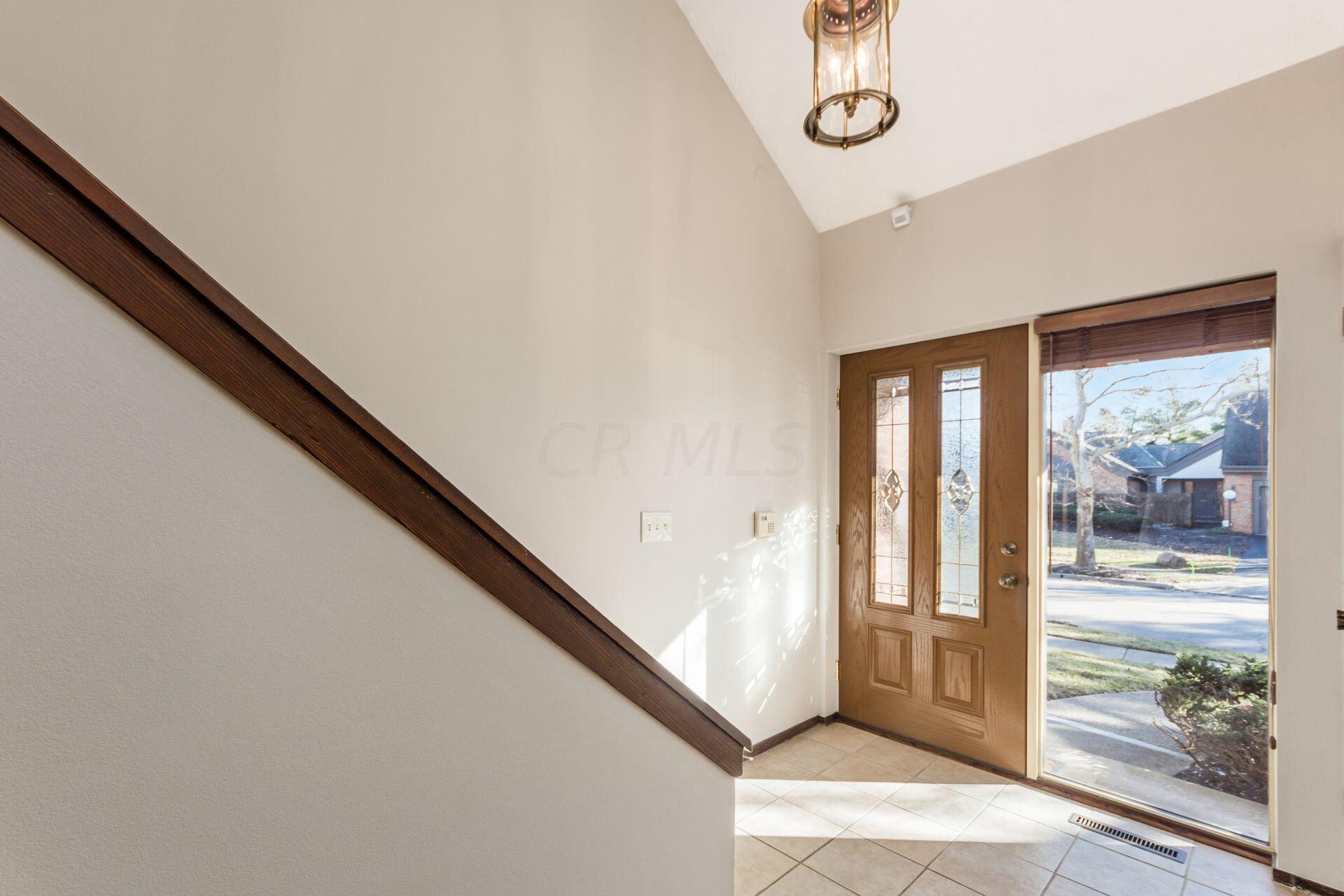 4743 Dierker Road, Unit 3 Columbus, OH 43220 - Photo 5 of 47 Foyer