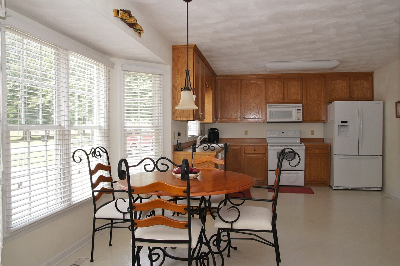8230 Barrens Road Roanoke, VA 24019 - Photo 7 of 19 7