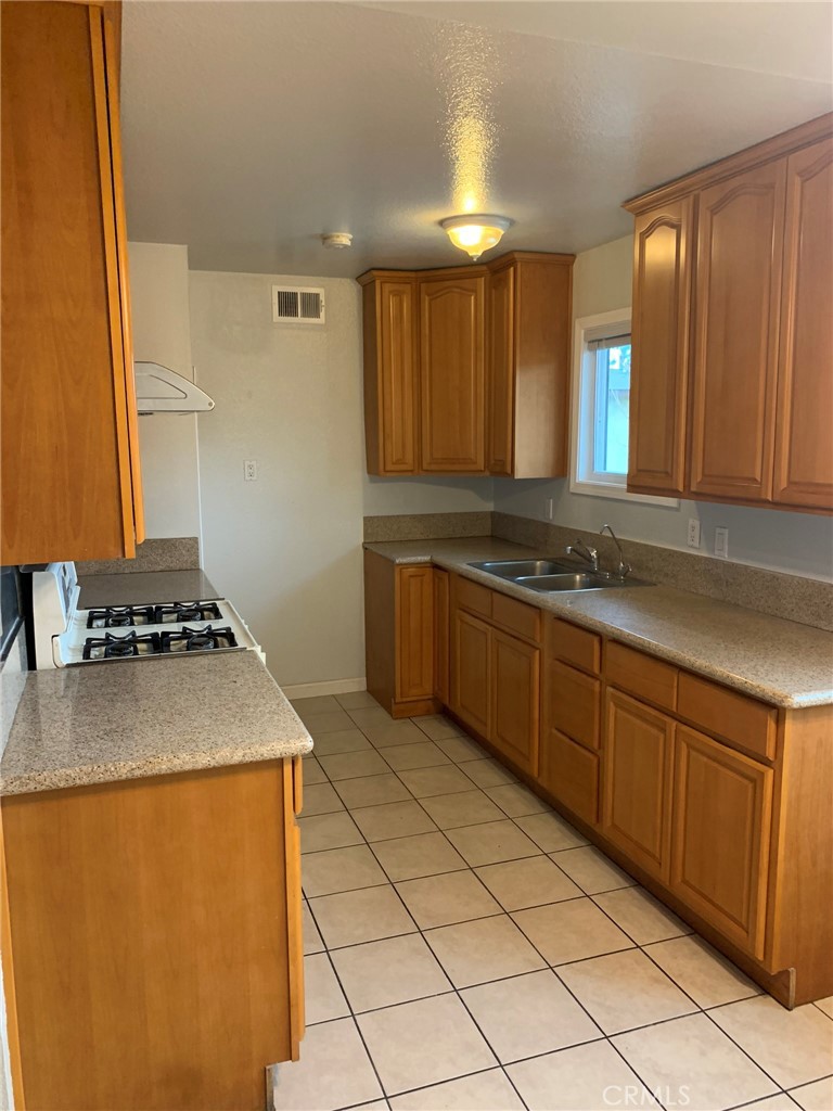 11827 Ferris Road, Unit I El Monte, CA 91732 - Photo 7 of 8