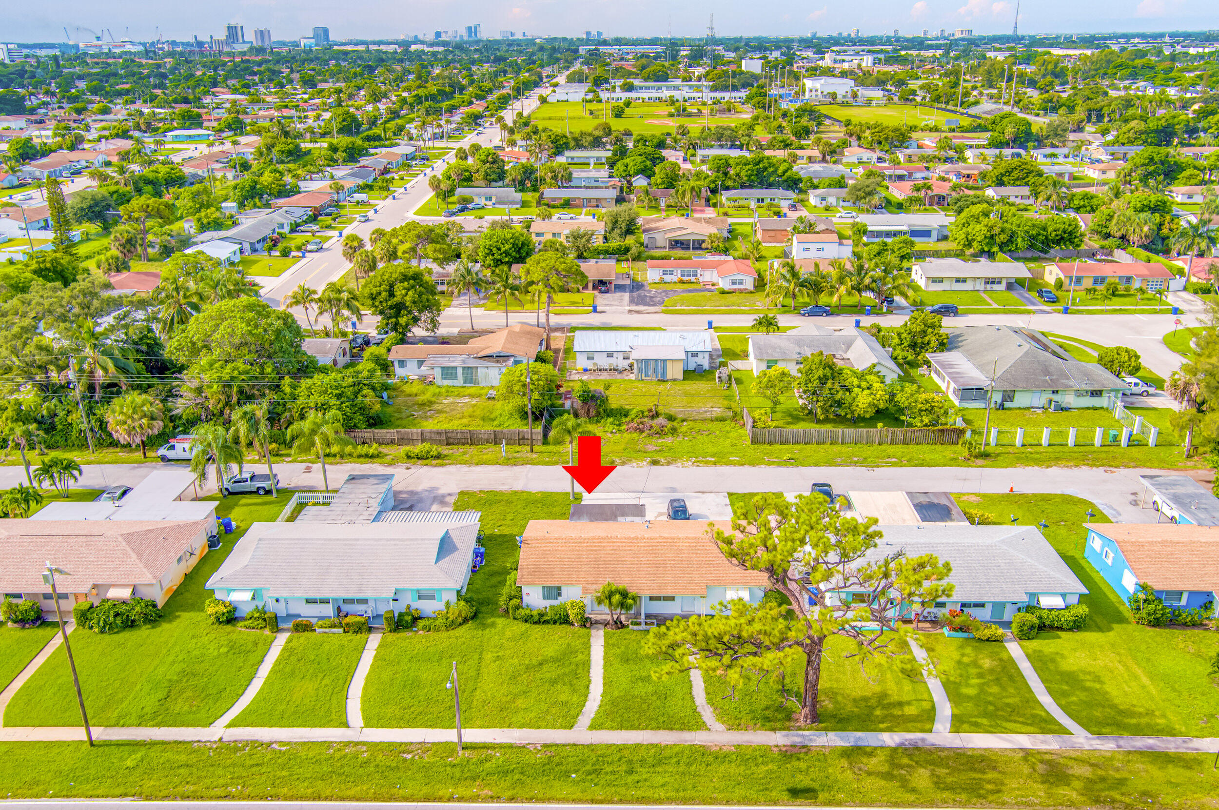 571 Silver Beach Road Riviera Beach, FL 33403 - Photo 12 of 48 30_max_0546-2