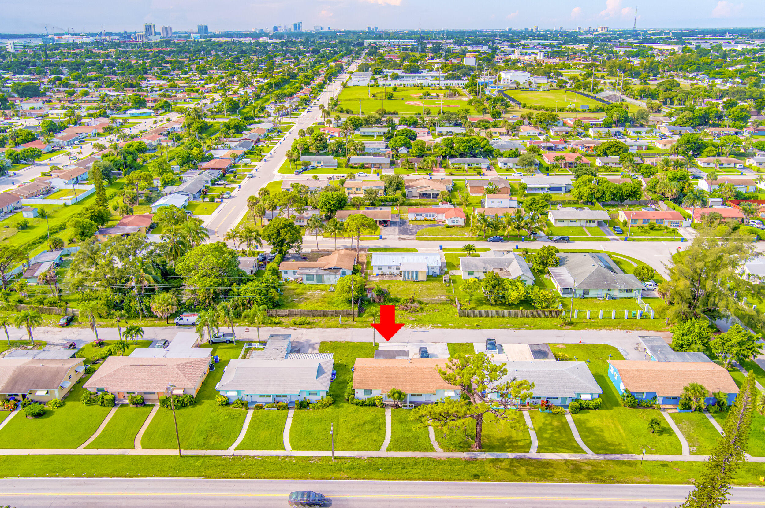 571 Silver Beach Road Riviera Beach, FL 33403 - Photo 14 of 48 31_max_0551-2