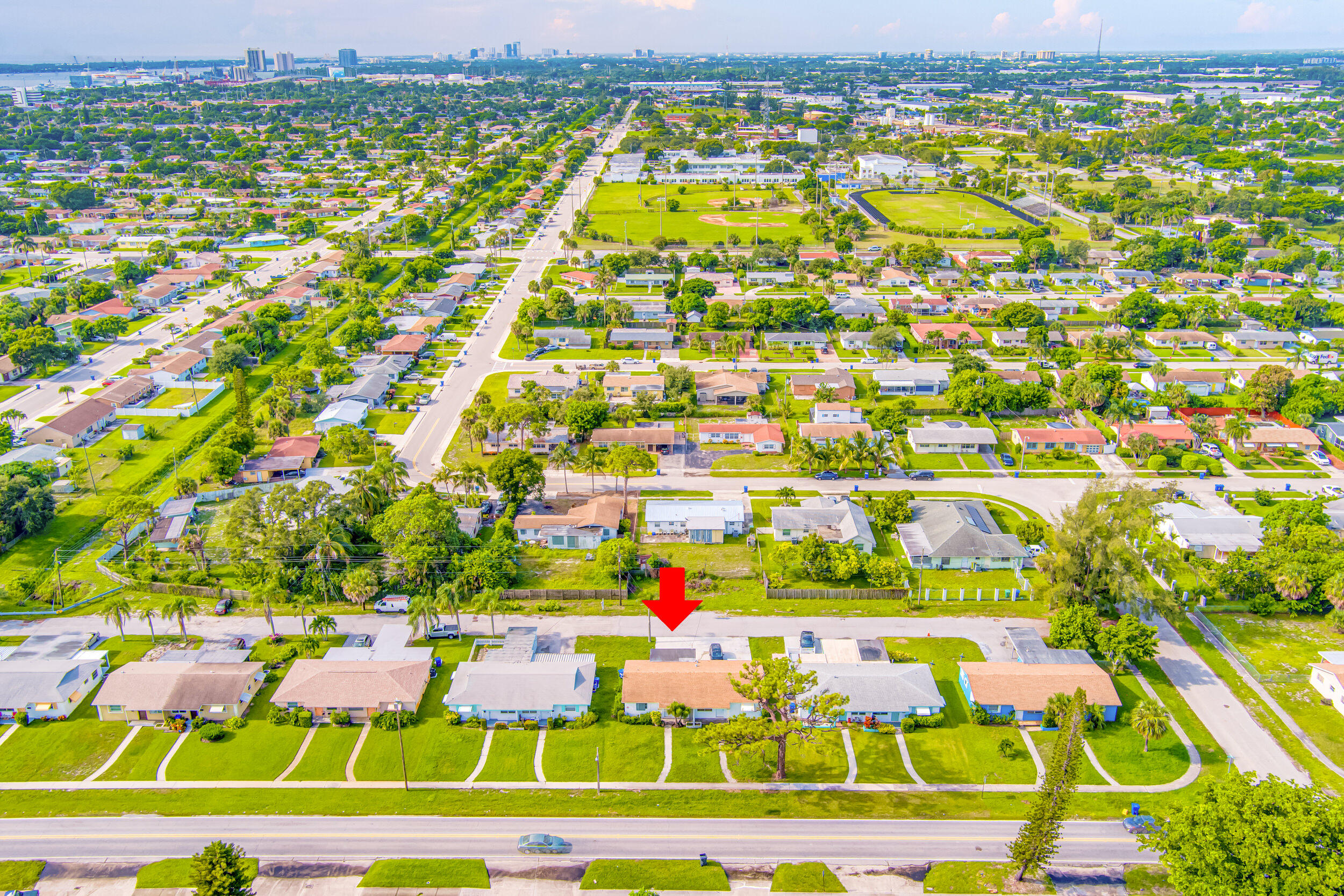 571 Silver Beach Road Riviera Beach, FL 33403 - Photo 15 of 48 32_max_0556-2