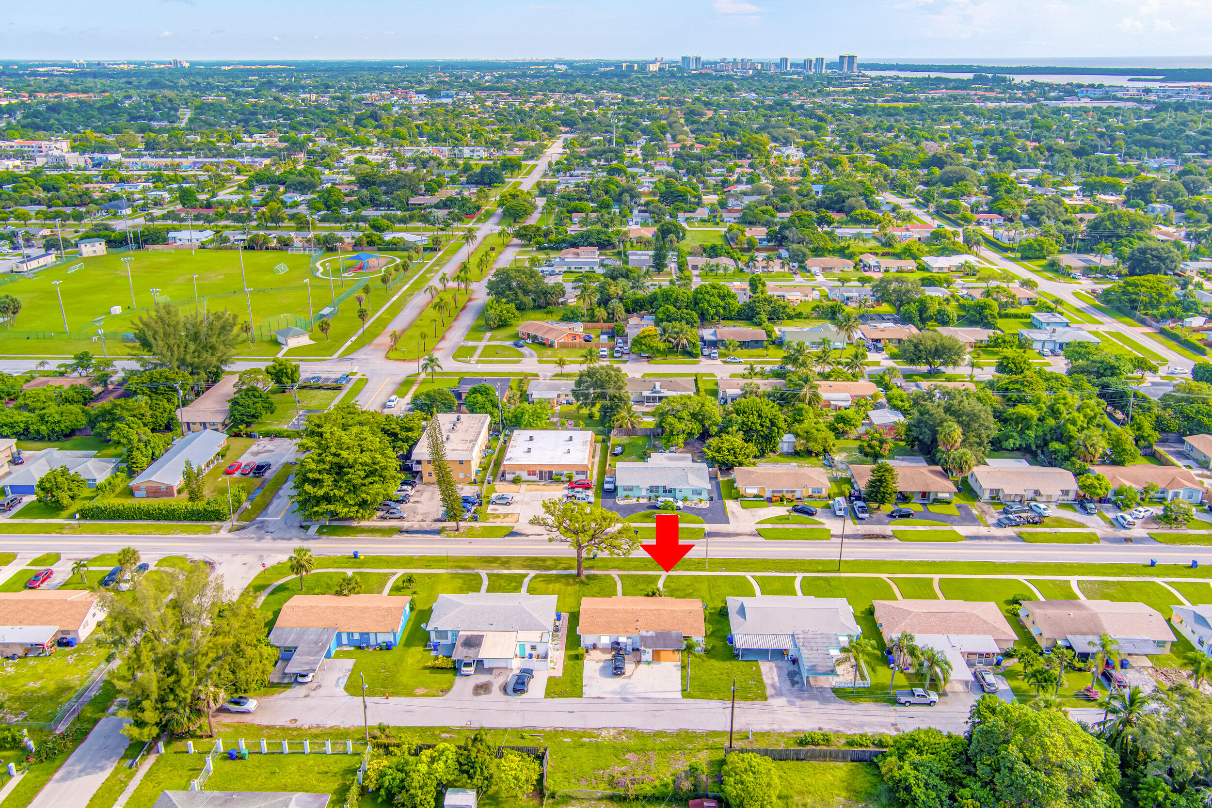 571 Silver Beach Road Riviera Beach, FL 33403 - Photo 19 of 48 36_max_0576-2