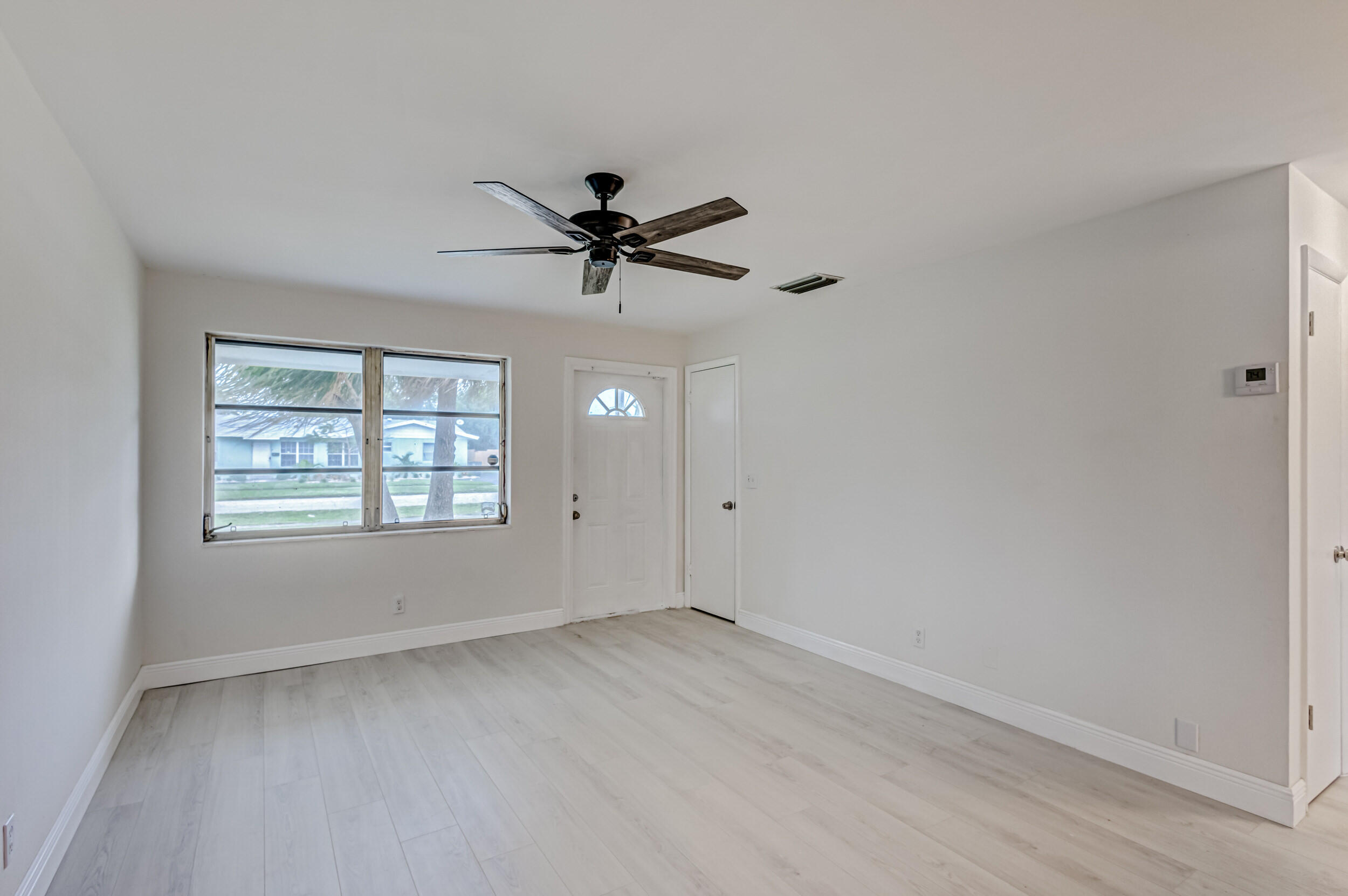 571 Silver Beach Road Riviera Beach, FL 33403 - Photo 32 of 48 52_5d1a7006js-2