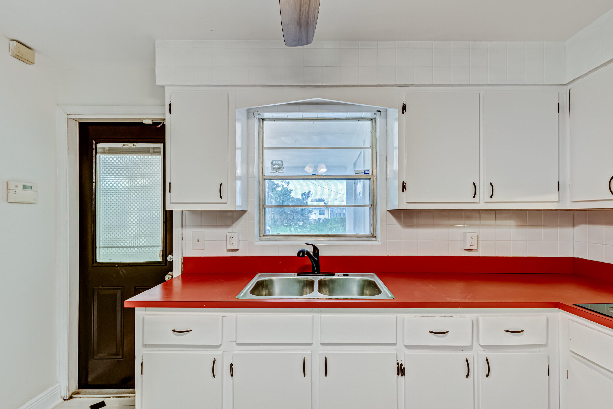 571 Silver Beach Road Riviera Beach, FL 33403 - Photo 36 of 48 57_5d1a7036js-2