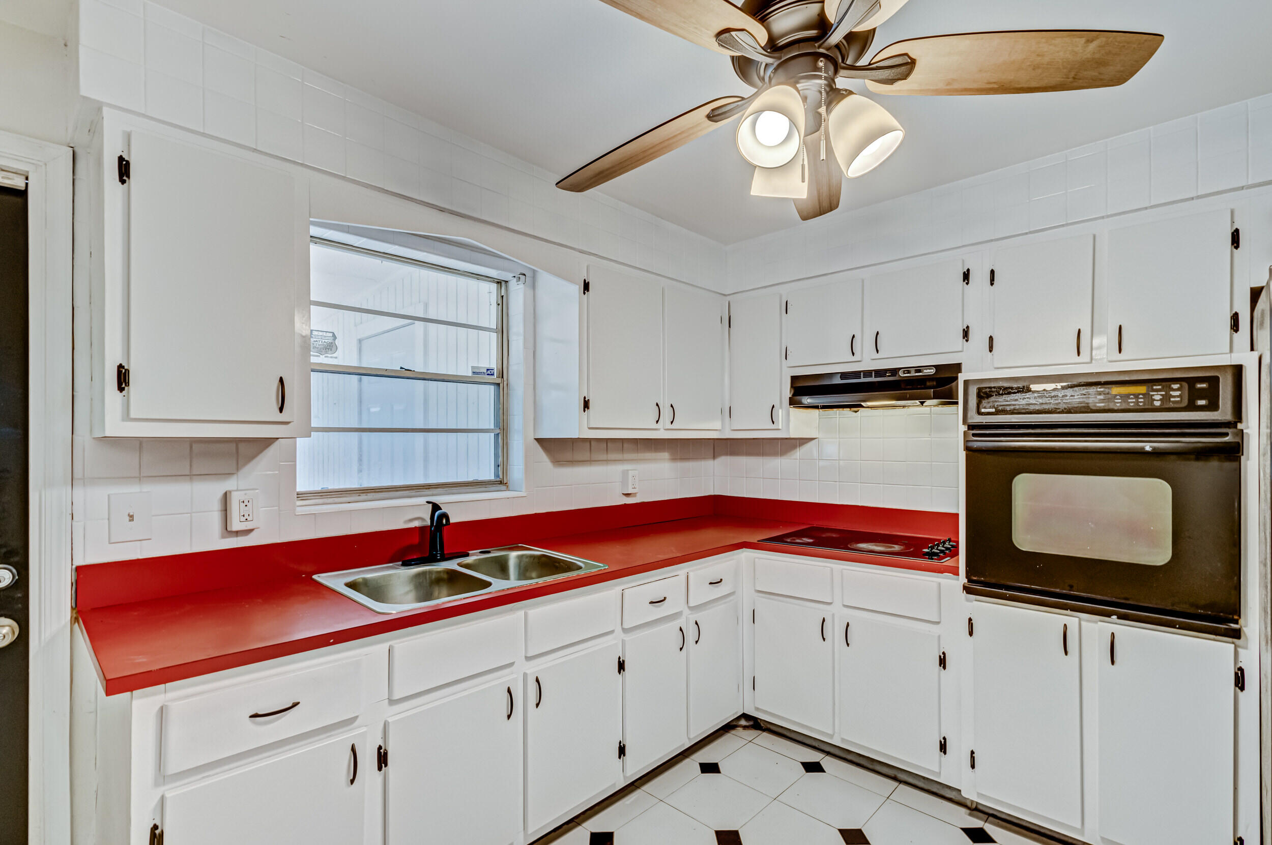 571 Silver Beach Road Riviera Beach, FL 33403 - Photo 37 of 48 58_5d1a7041js-2