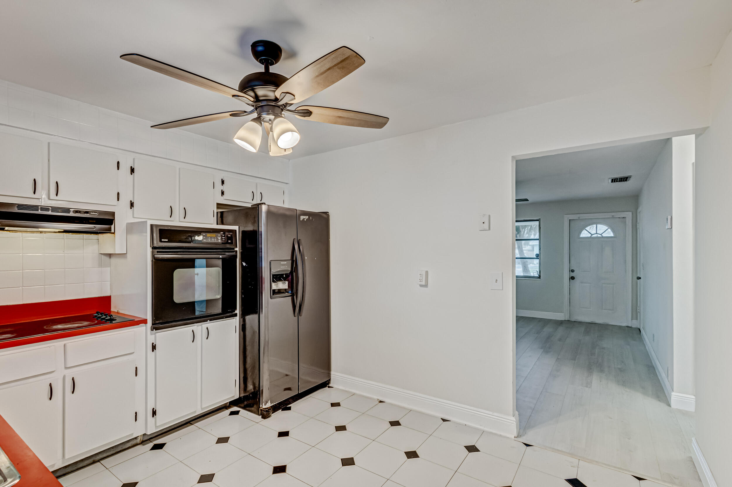 571 Silver Beach Road Riviera Beach, FL 33403 - Photo 38 of 48 59_5d1a7046js-2