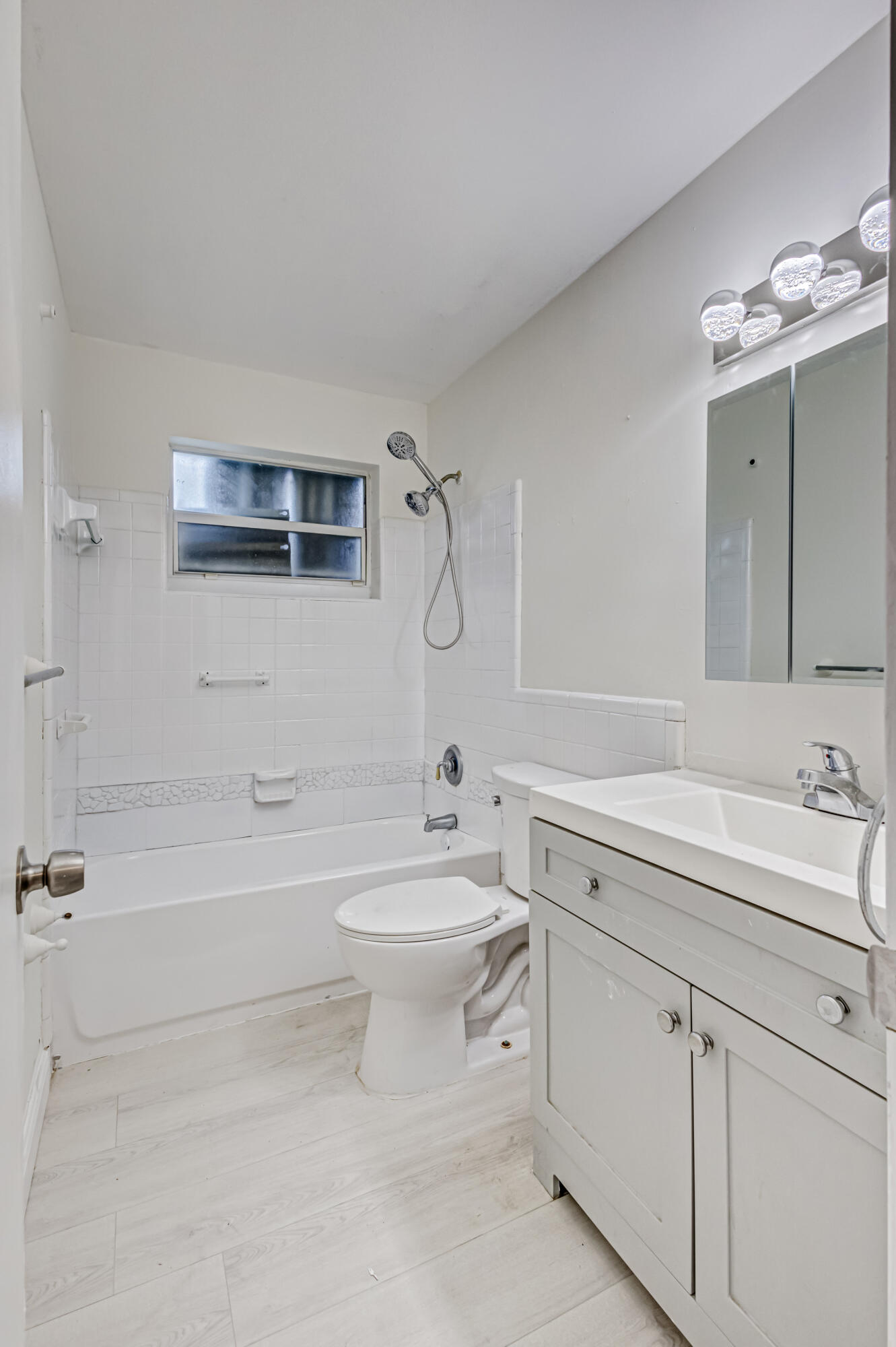 571 Silver Beach Road Riviera Beach, FL 33403 - Photo 40 of 48 65_5d1a7081js-2