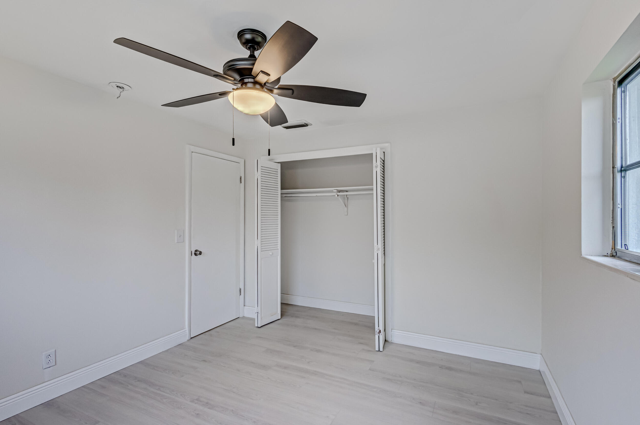 571 Silver Beach Road Riviera Beach, FL 33403 - Photo 41 of 48 68_5d1a7101js-2