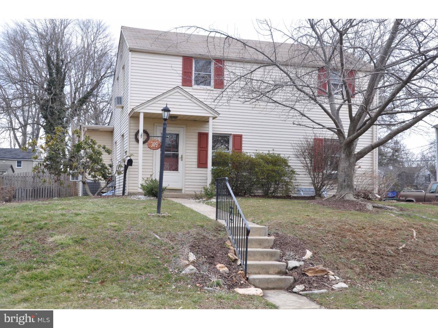 309 Garth Road Oreland, PA 19075 - Photo 2 of 23 Front Yard