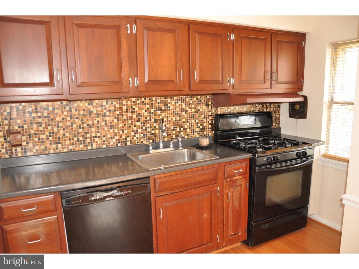 309 Garth Road Oreland, PA 19075 - Photo 7 of 23 Kitchen