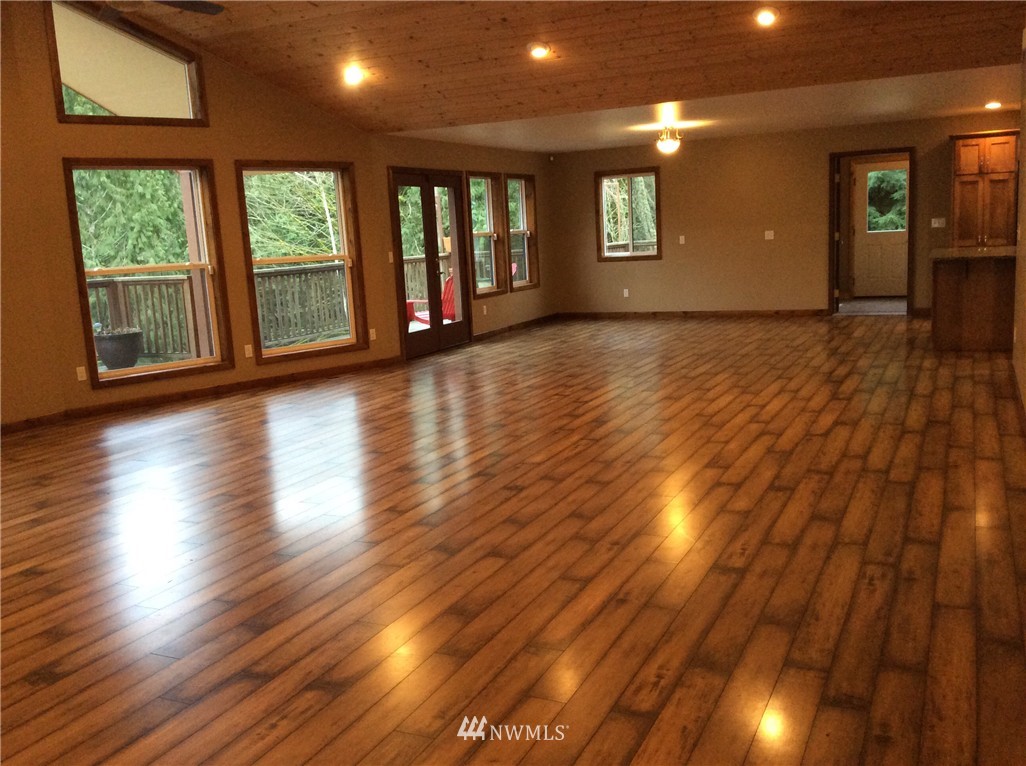 25611 Lake Cavanaugh Road Mount Vernon, WA 98274 - Photo 4 of 25 Gallery Image 4