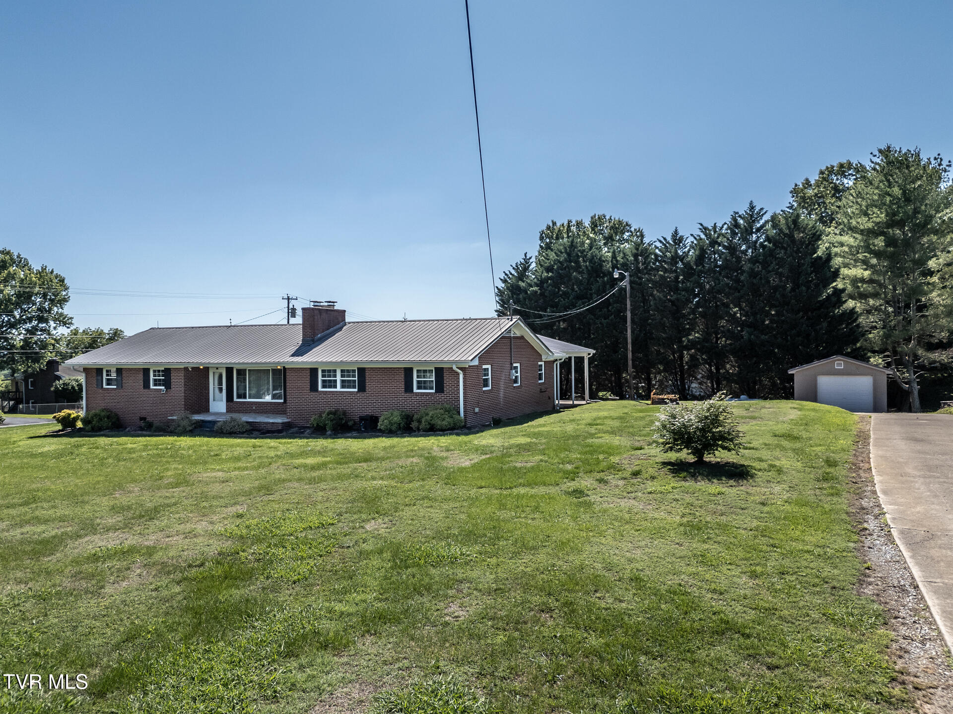 970 Sioux Trail Greeneville, TN 37743 - Photo 2 of 66 970SiouxTrailG_059