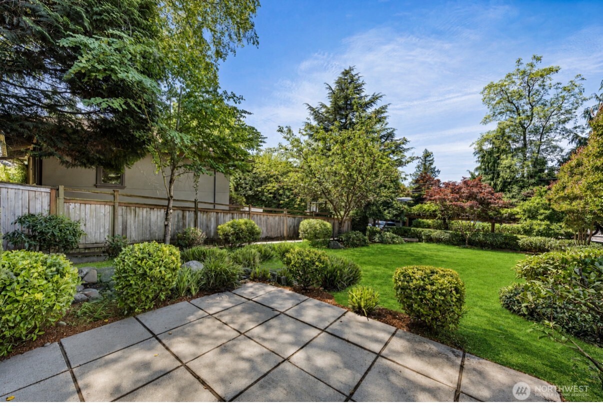 3225 West Mercer Way Mercer Island, WA 98040 - Photo 31 of 34