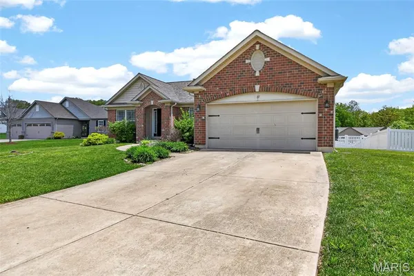 $440,000 | 27 Millstone Lake Drive, Winfield, MO 63389