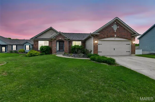 $440,000 | 27 Millstone Lake Drive, Winfield, MO 63389