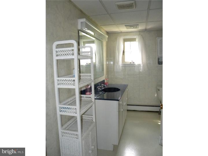 880 Buchert Road Pottstown, PA 19464 - Photo 15 of 20 Bathroom