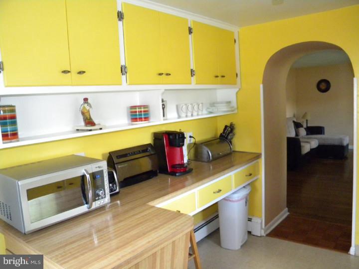 880 Buchert Road Pottstown, PA 19464 - Photo 5 of 20 Kitchen