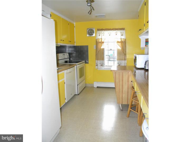 880 Buchert Road Pottstown, PA 19464 - Photo 6 of 20 Kitchen