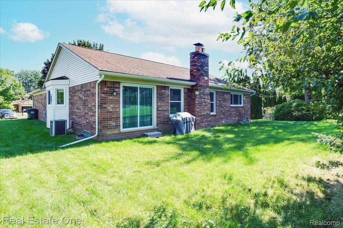 2010 Highsplint Drive Rochester, MI 48307 - Photo 36 of 36 36-36.jpg