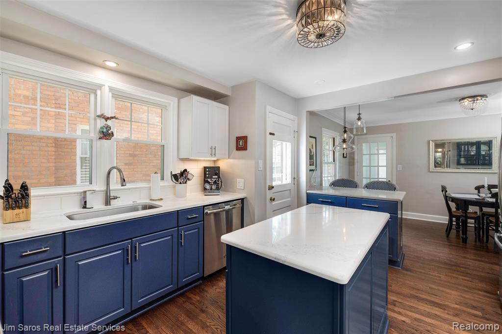 219 McMillan Road Grosse Pointe Farms, MI 48236 - Photo 5 of 25