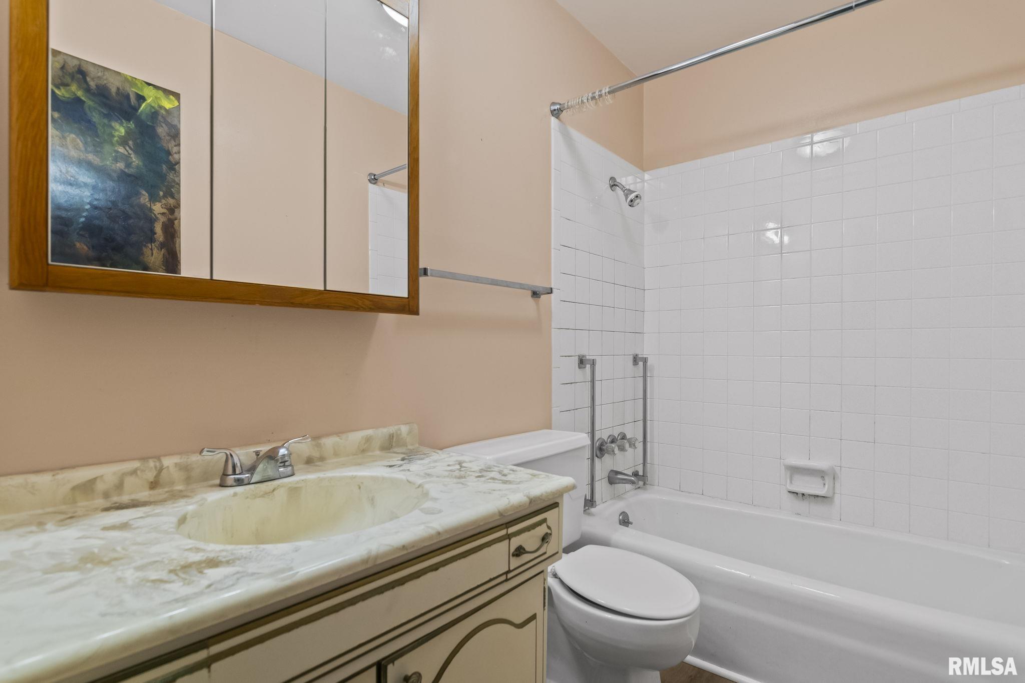 1913 Jeanette Lane, Unit 3 Springfield, IL 62702 - Photo 14 of 22 Gallery Image 14