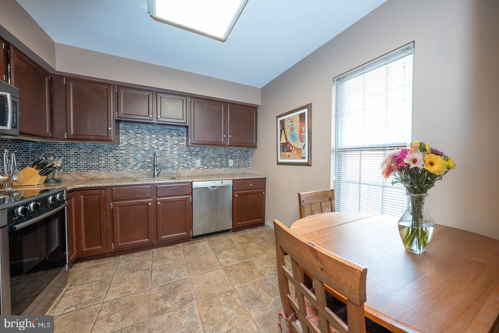 108 Valley Stream Circle, Unit 108A Chesterbrook, PA 19087 - Photo 8 of 21 Eat in kitchen