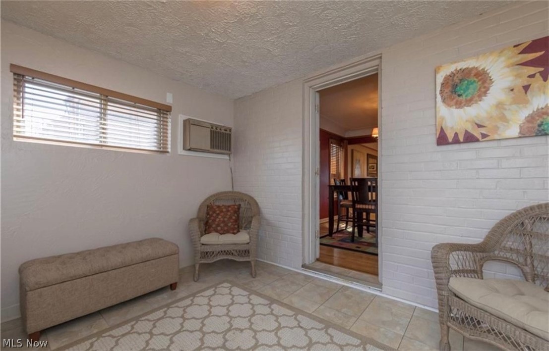 3925 Lansdale Road Cleveland, OH 44118 - Photo 7 of 25 Gallery Image 7
