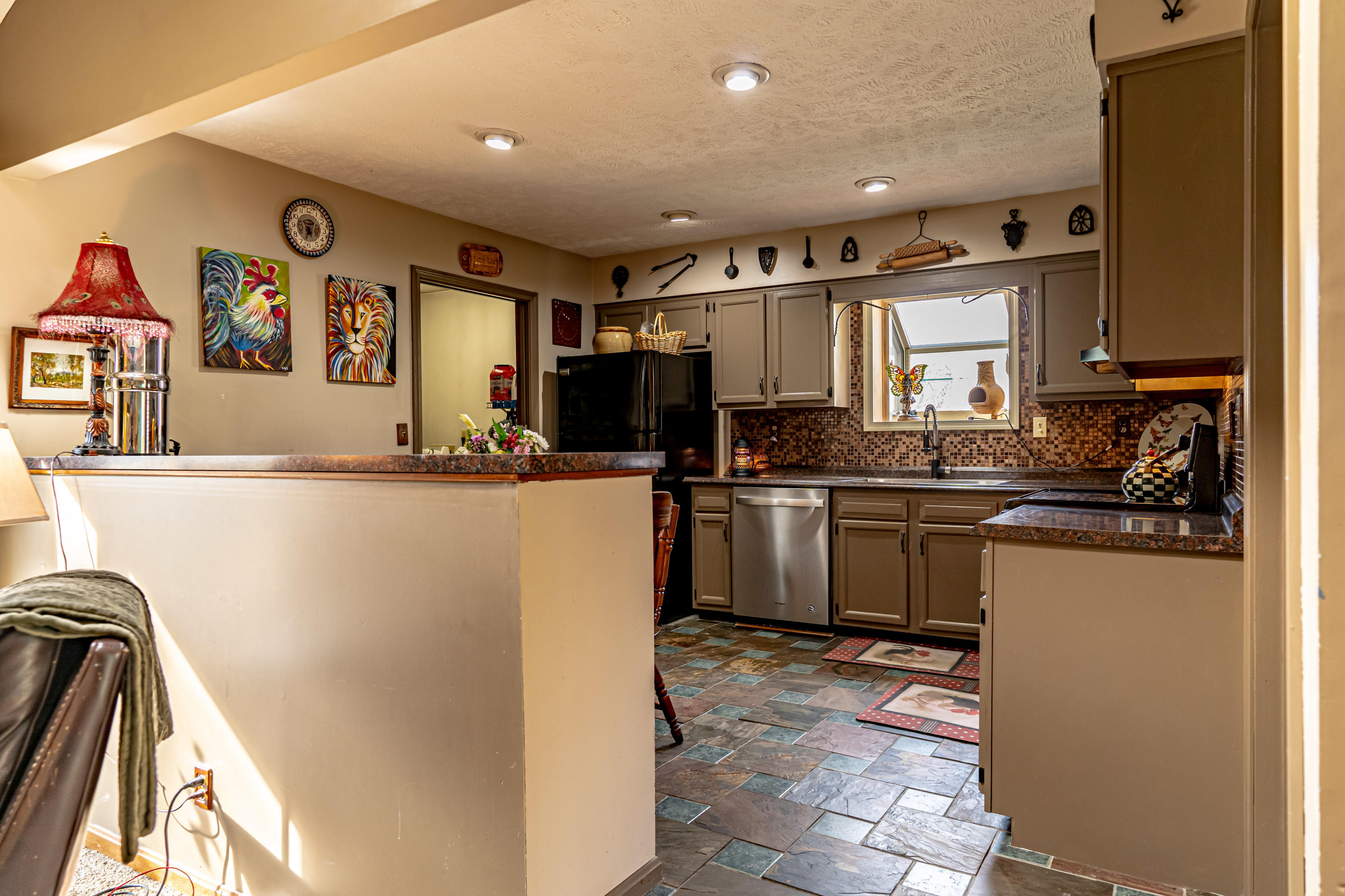 2012 Millgate Road Louisville, KY 40223 - Photo 22 of 66 DSC07125
