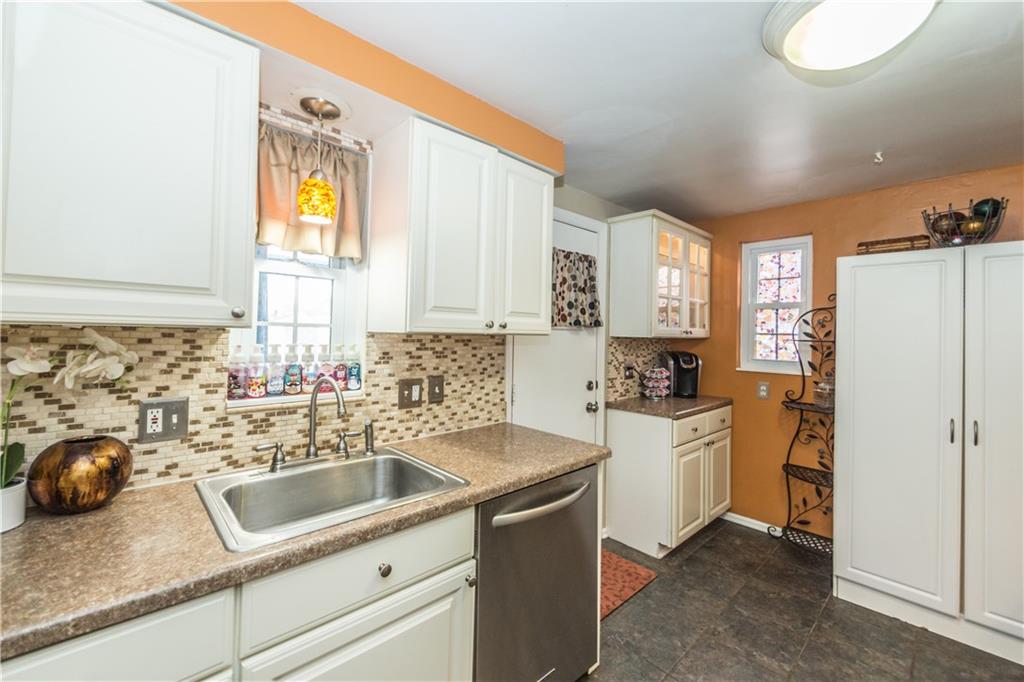 408 Nichols Road Pittsburgh, PA 15237 - Photo 10 of 24