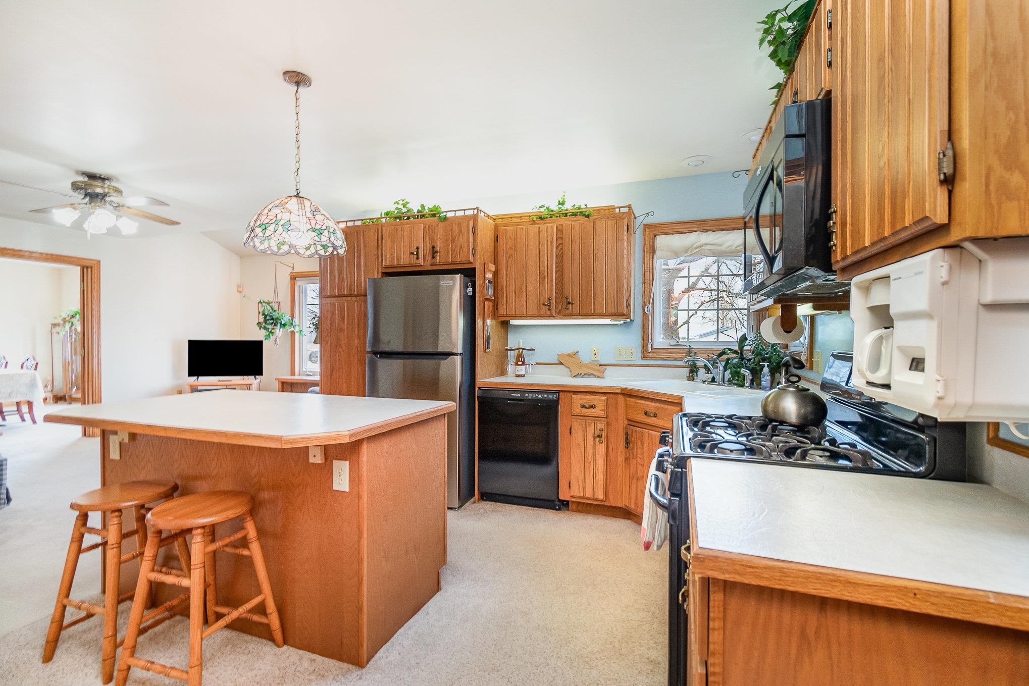 1359 Delta Road Bay City, MI 48706 - Photo 3 of 28