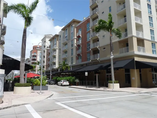 $2,980 | 7285 Southwest 90th Street, Unit D408, Miami, FL 33156