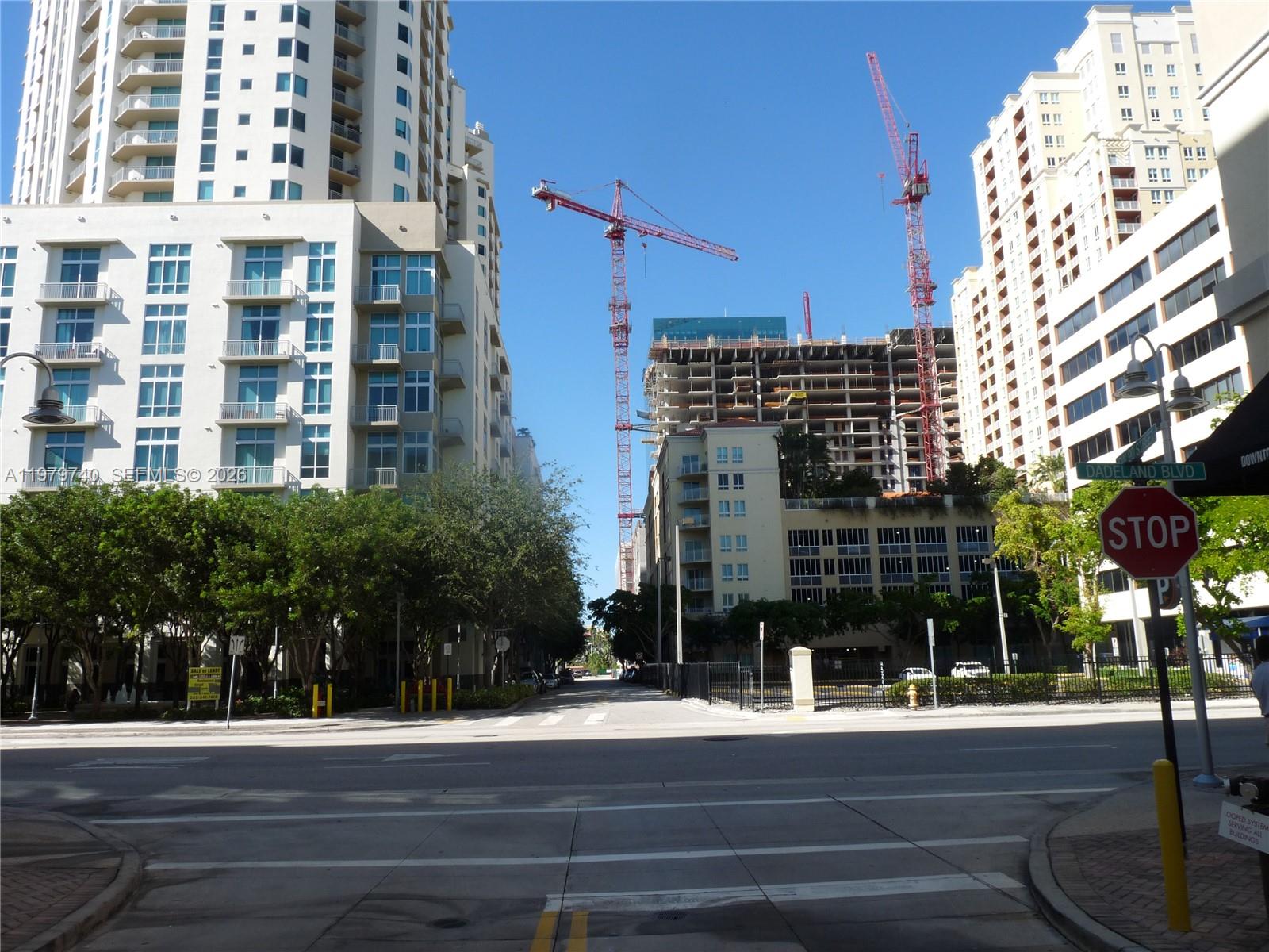 7285 Southwest 90th Street, Unit D408 Miami, FL 33156 - Photo 4 of 39