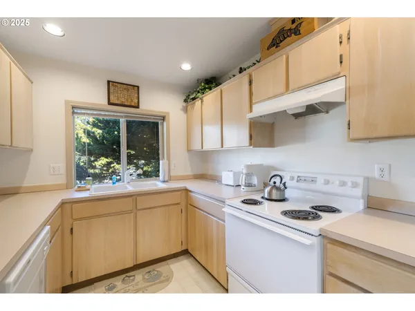 $499,000 | 60 Sijota Street, Gleneden Beach, OR 97388
