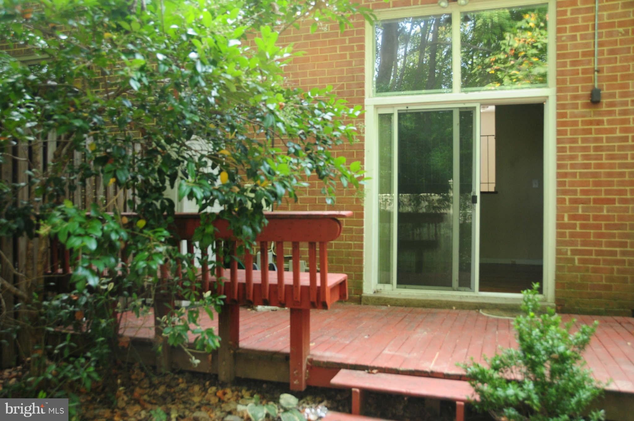 11965 Heathcote Court Reston, VA 20191 - Photo 24 of 27 Deck