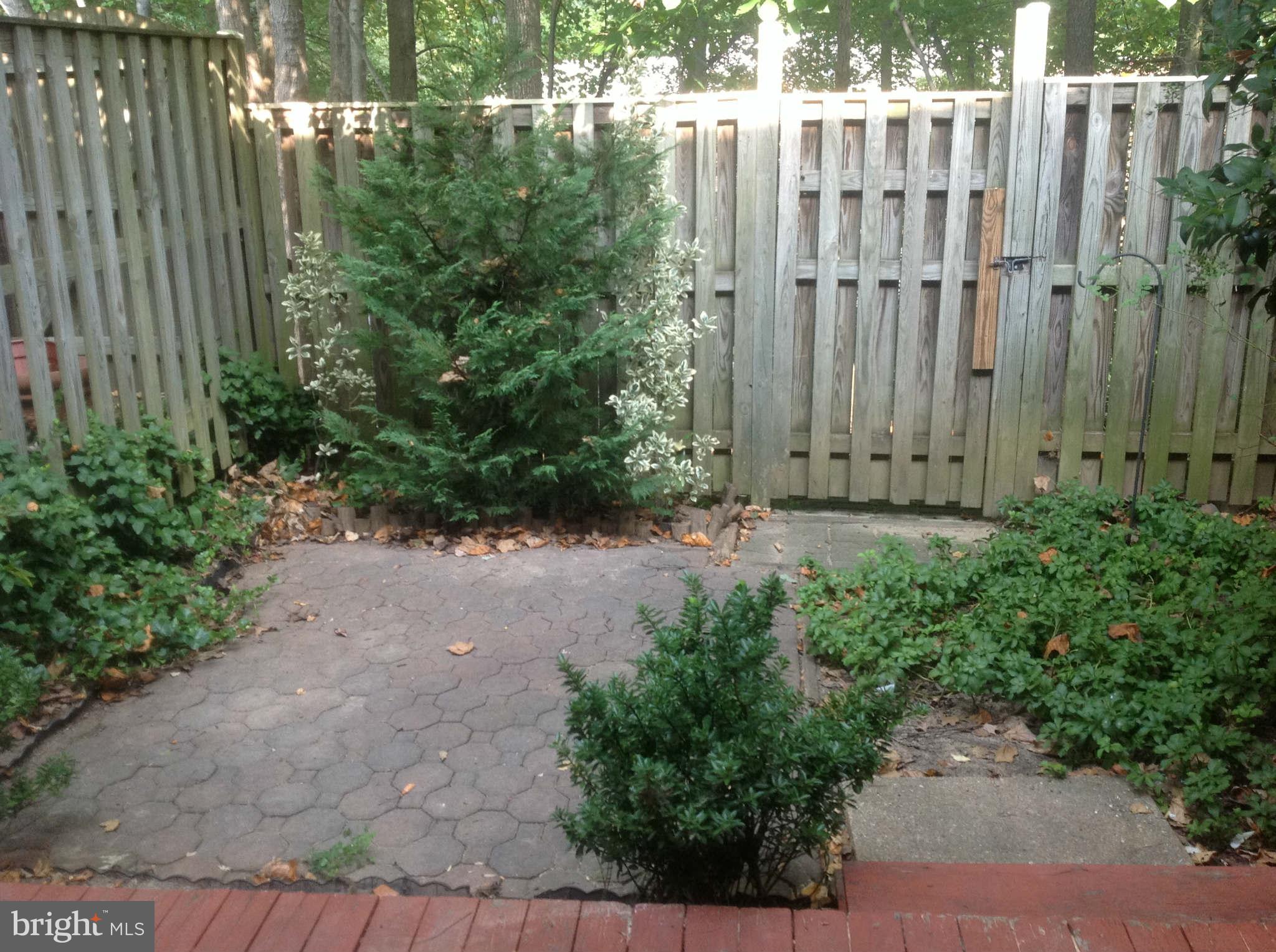 11965 Heathcote Court Reston, VA 20191 - Photo 25 of 27 Brick Patio