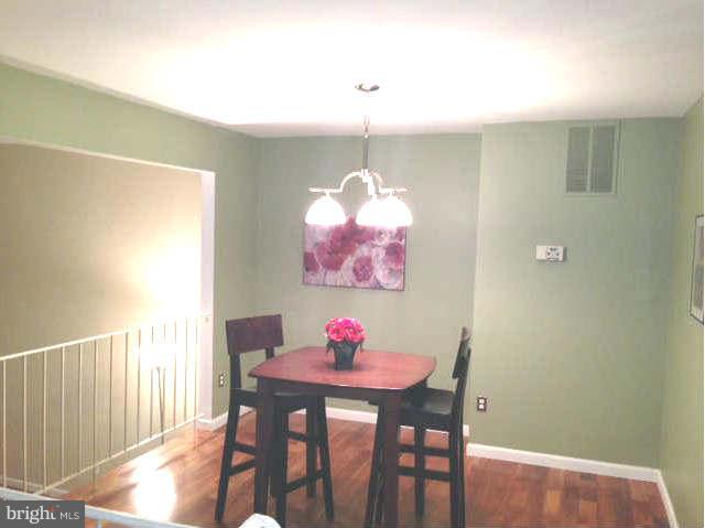 11965 Heathcote Court Reston, VA 20191 - Photo 5 of 27 Dining Room