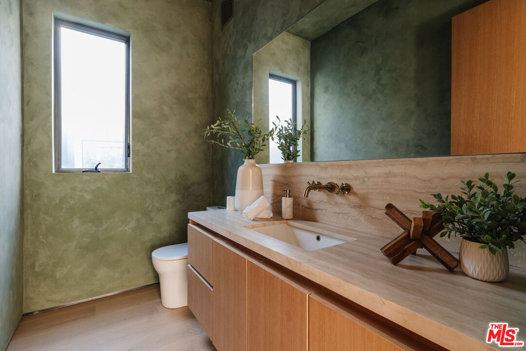 1611 South Bedford Street Los Angeles, CA 90035 - Photo 12 of 64