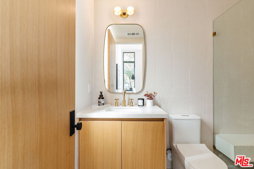 1611 South Bedford Street Los Angeles, CA 90035 - Photo 15 of 64