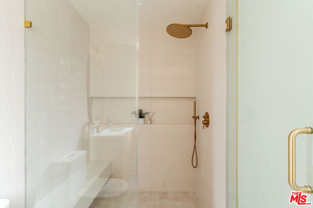 1611 South Bedford Street Los Angeles, CA 90035 - Photo 16 of 64