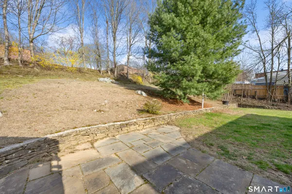 $325,000 | 189 Scott Road, Waterbury, CT 06705